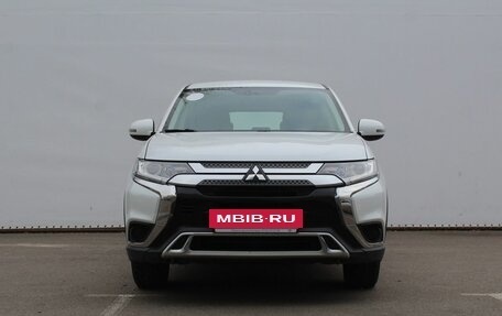 Mitsubishi Outlander III рестайлинг 3, 2019 год, 2 200 000 рублей, 2 фотография