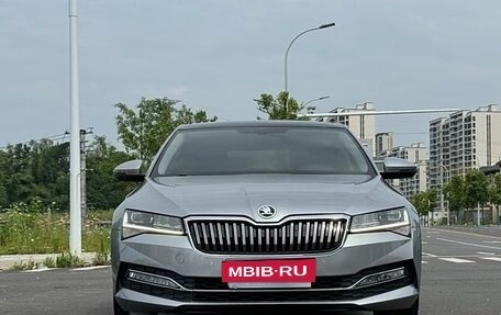 Skoda Superb III рестайлинг, 2021 год, 1 843 650 рублей, 3 фотография