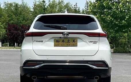 Toyota Venza, 2022 год, 4 550 000 рублей, 3 фотография