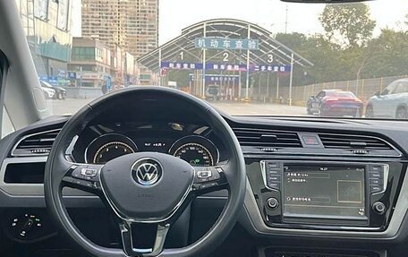 Volkswagen Touran III, 2022 год, 2 015 380 рублей, 11 фотография