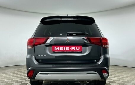 Mitsubishi Outlander III рестайлинг 3, 2021 год, 2 649 000 рублей, 5 фотография