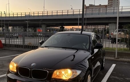 BMW 1 серия, 2010 год, 850 000 рублей, 1 фотография