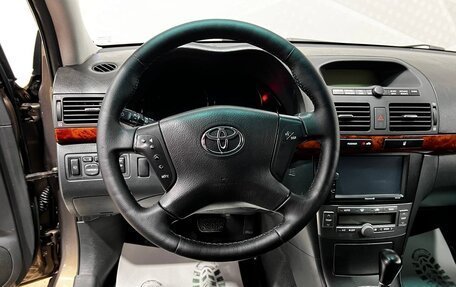 Toyota Avensis III рестайлинг, 2004 год, 929 000 рублей, 10 фотография