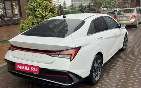 Hyundai Elantra, 2023 год, 2 400 000 рублей, 5 фотография