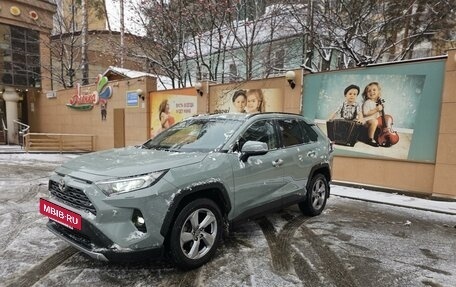 Toyota RAV4, 2019 год, 3 600 000 рублей, 2 фотография