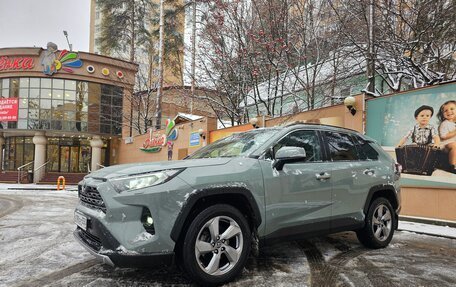 Toyota RAV4, 2019 год, 3 600 000 рублей, 3 фотография