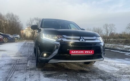 Mitsubishi Outlander III рестайлинг 3, 2016 год, 1 900 000 рублей, 4 фотография