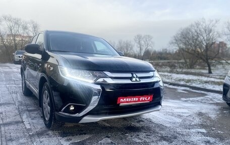 Mitsubishi Outlander III рестайлинг 3, 2016 год, 1 900 000 рублей, 9 фотография