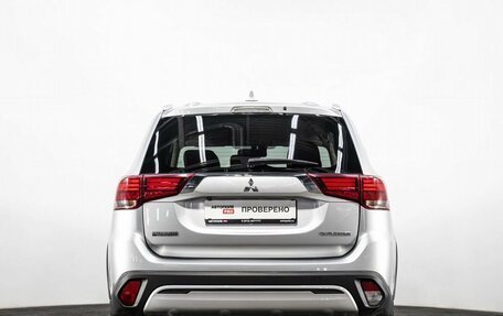 Mitsubishi Outlander III рестайлинг 3, 2019 год, 2 150 000 рублей, 5 фотография