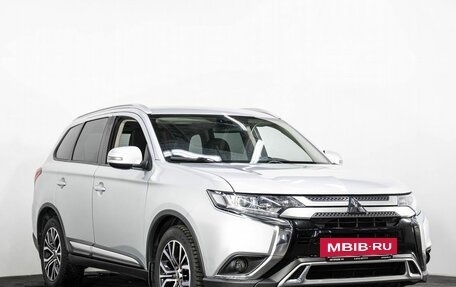 Mitsubishi Outlander III рестайлинг 3, 2019 год, 2 150 000 рублей, 3 фотография