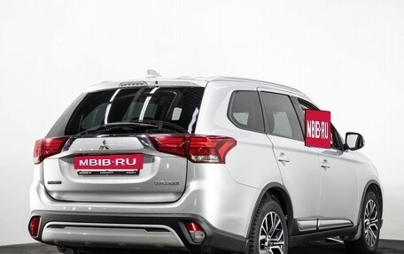 Mitsubishi Outlander III рестайлинг 3, 2019 год, 2 150 000 рублей, 4 фотография