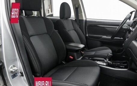 Mitsubishi Outlander III рестайлинг 3, 2019 год, 2 150 000 рублей, 9 фотография