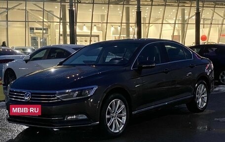 Volkswagen Passat B8 рестайлинг, 2015 год, 1 795 990 рублей, 8 фотография