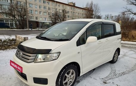 Honda Freed I, 2010 год, 1 030 000 рублей, 2 фотография