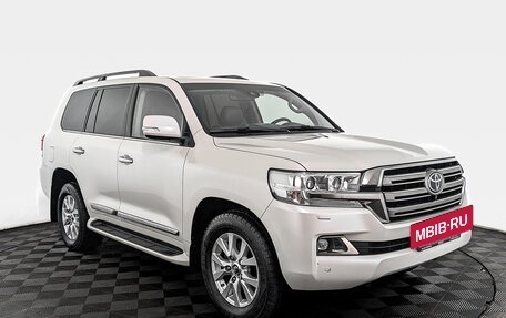 Toyota Land Cruiser 200, 2021 год, 9 000 000 рублей, 3 фотография