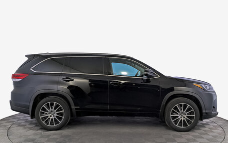 Toyota Highlander III, 2018 год, 4 500 000 рублей, 4 фотография