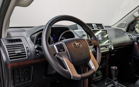 Toyota Land Cruiser Prado 150 рестайлинг 2, 2014 год, 3 420 000 рублей, 16 фотография