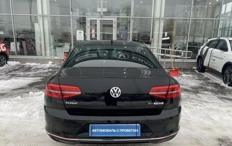 Volkswagen Passat B8 рестайлинг, 2017 год, 1 650 000 рублей, 6 фотография