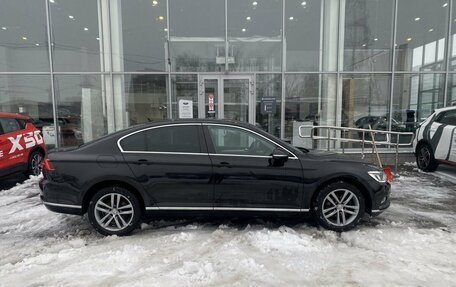 Volkswagen Passat B8 рестайлинг, 2017 год, 1 650 000 рублей, 4 фотография