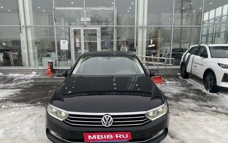 Volkswagen Passat B8 рестайлинг, 2017 год, 1 650 000 рублей, 2 фотография