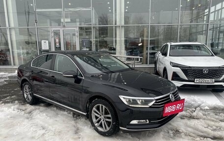 Volkswagen Passat B8 рестайлинг, 2017 год, 1 650 000 рублей, 3 фотография