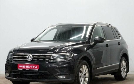 Volkswagen Tiguan II, 2018 год, 2 700 000 рублей, 1 фотография