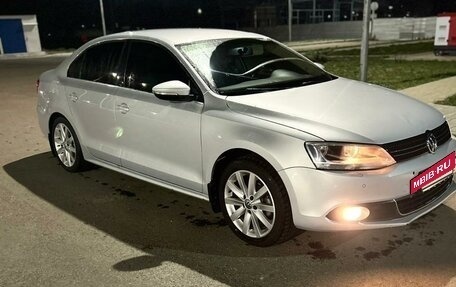 Volkswagen Jetta VI, 2012 год, 1 250 000 рублей, 6 фотография