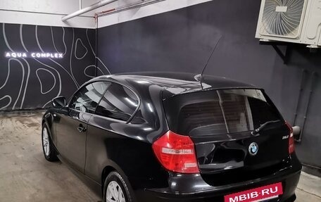 BMW 1 серия, 2011 год, 850 000 рублей, 4 фотография