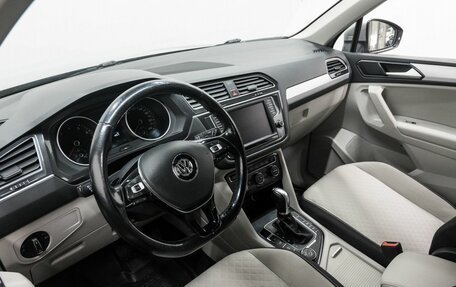 Volkswagen Tiguan II, 2017 год, 1 850 000 рублей, 13 фотография