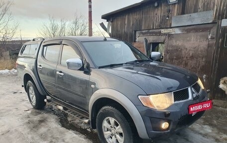 Mitsubishi L200 IV рестайлинг, 2013 год, 1 650 000 рублей, 4 фотография