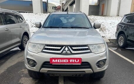 Mitsubishi Pajero Sport II рестайлинг, 2014 год, 1 997 000 рублей, 4 фотография