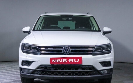 Volkswagen Tiguan II, 2018 год, 2 640 000 рублей, 2 фотография