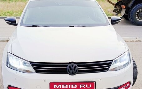 Volkswagen Jetta VI, 2014 год, 980 000 рублей, 2 фотография