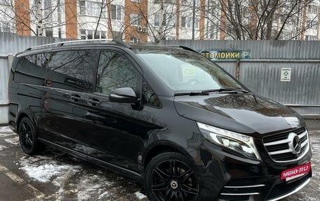 Mercedes-Benz V-Класс, 2018 год, 6 550 000 рублей, 8 фотография