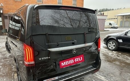 Mercedes-Benz V-Класс, 2018 год, 6 550 000 рублей, 4 фотография