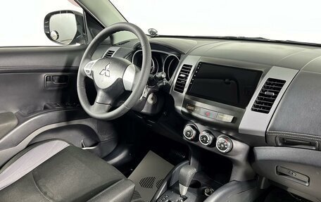 Mitsubishi Outlander III рестайлинг 3, 2010 год, 1 179 000 рублей, 13 фотография