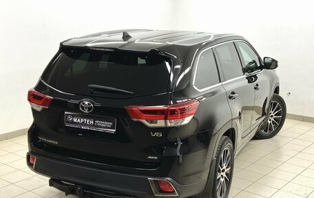 Toyota Highlander III, 2018 год, 4 250 000 рублей, 9 фотография