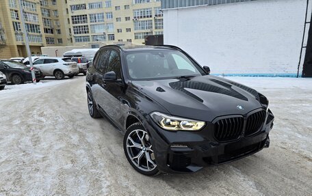 BMW X5, 2021 год, 9 350 000 рублей, 2 фотография