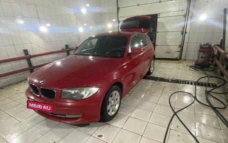 BMW 1 серия, 2007 год, 800 000 рублей, 2 фотография