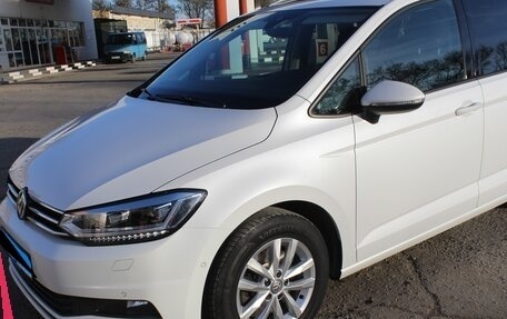 Volkswagen Touran III, 2019 год, 2 500 000 рублей, 4 фотография