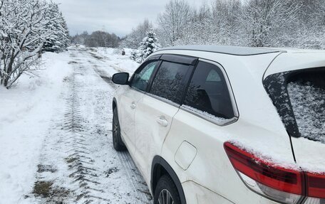 Toyota Highlander III, 2019 год, 4 300 000 рублей, 3 фотография