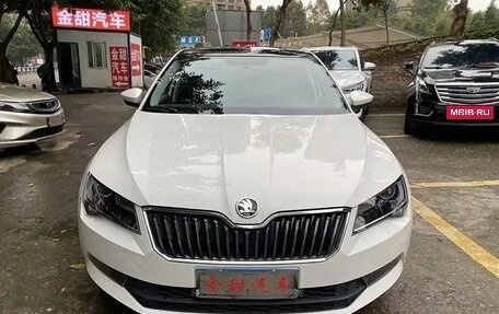 Skoda Superb III рестайлинг, 2019 год, 1 830 000 рублей, 4 фотография