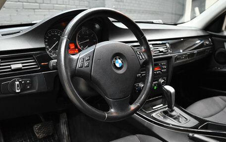 BMW 3 серия, 2011 год, 1 090 000 рублей, 16 фотография