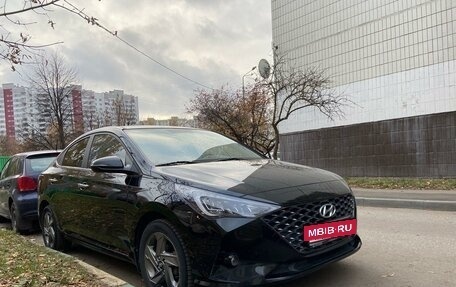 Hyundai Solaris II рестайлинг, 2021 год, 1 800 000 рублей, 3 фотография