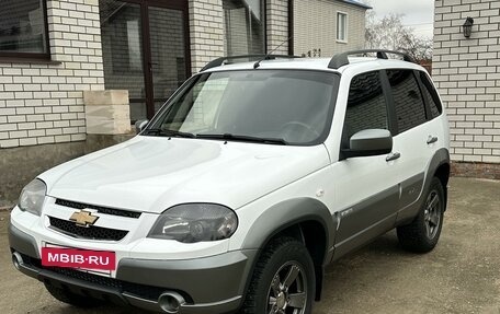 Chevrolet Niva I рестайлинг, 2018 год, 870 000 рублей, 4 фотография