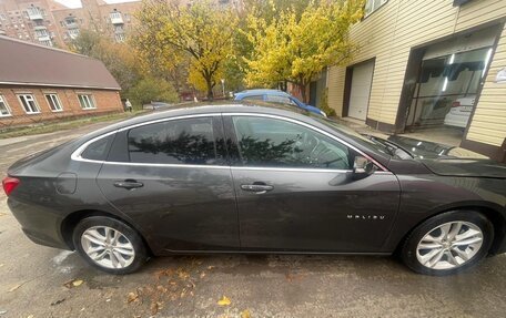 Chevrolet Malibu IX, 2017 год, 950 000 рублей, 3 фотография