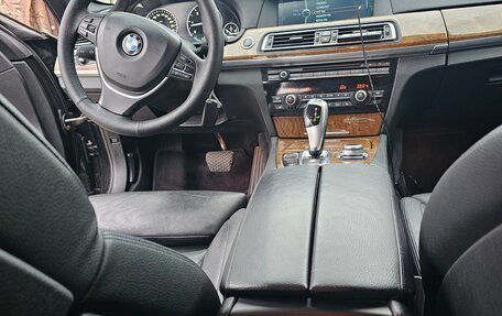 BMW 7 серия, 2010 год, 2 000 000 рублей, 21 фотография