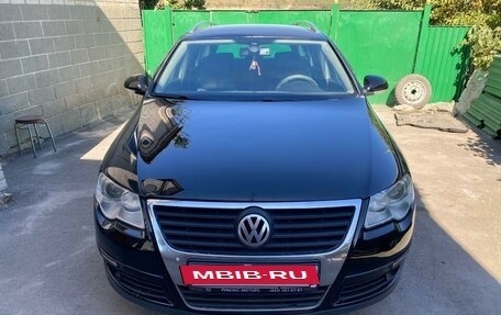 Volkswagen Passat B6, 2010 год, 715 000 рублей, 2 фотография