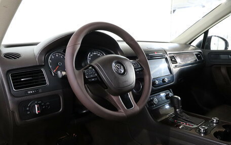 Volkswagen Touareg III, 2011 год, 1 870 000 рублей, 7 фотография