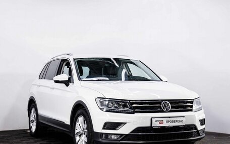 Volkswagen Tiguan II, 2018 год, 2 550 000 рублей, 2 фотография